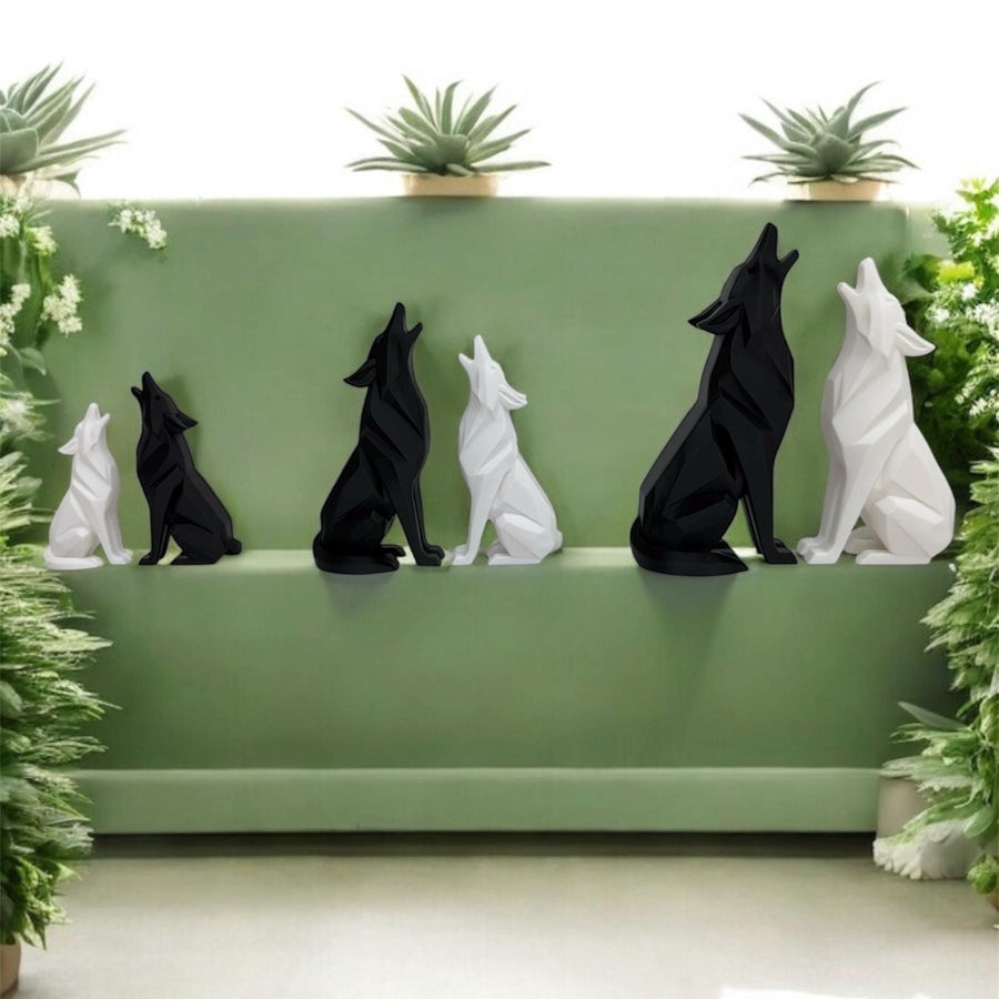 Low poly wolf couple statue set