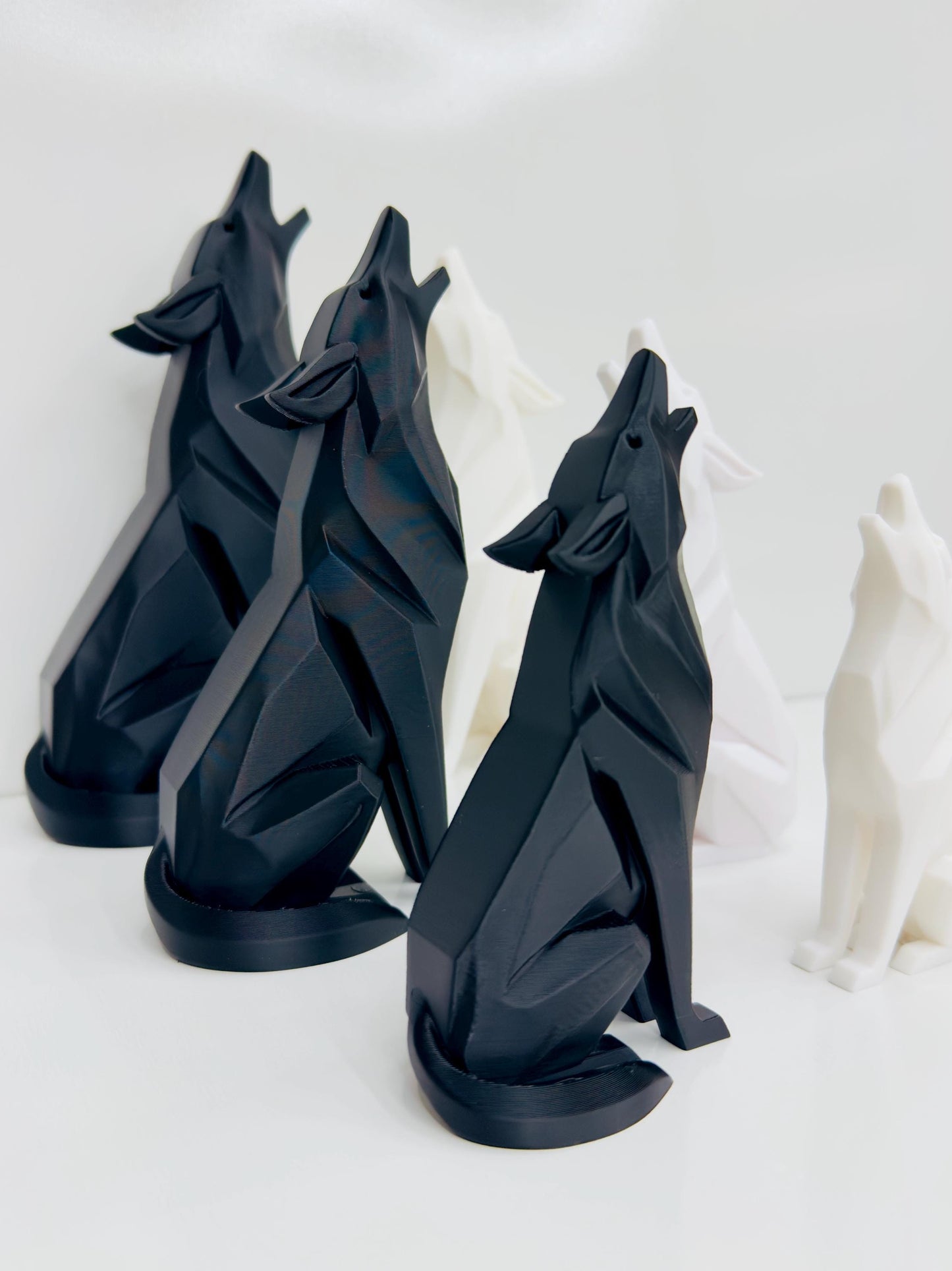 Low Poly Wolf Couple Shelf Decor | Modern Minimalist Animal Statue Set | Gift For Couples | 3D Printed Geometric Wolves