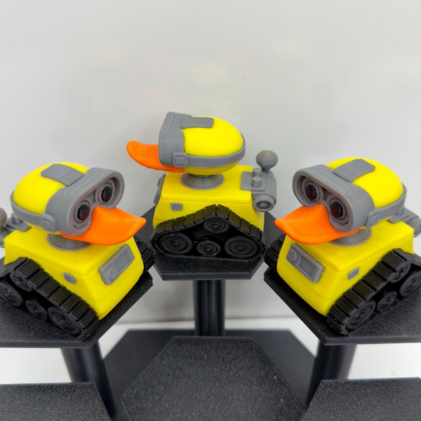 WALL-E Inspired Duck Figurine – 3D Printed Robot Duck for Desk or Dashboard Display