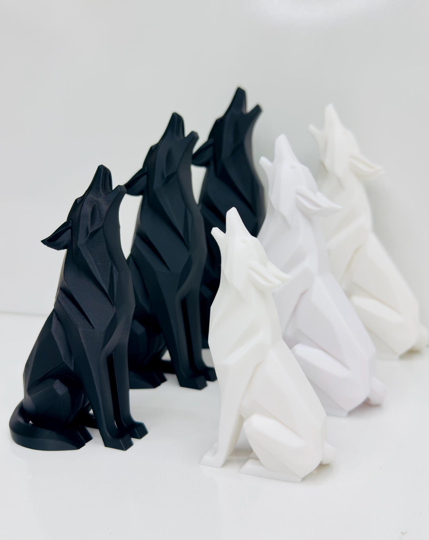 Low Poly Wolf Couple Shelf Decor | Modern Minimalist Animal Statue Set | Gift For Couples | 3D Printed Geometric Wolves