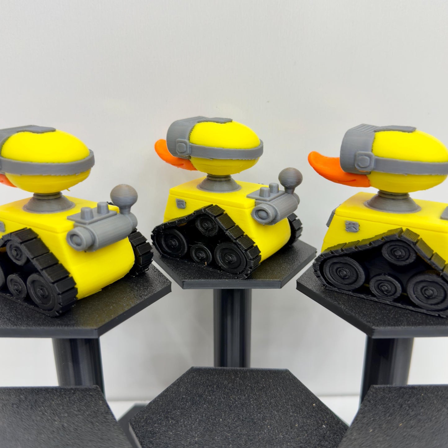 WALL-E Inspired Duck Figurine – 3D Printed Robot Duck for Desk or Dashboard Display